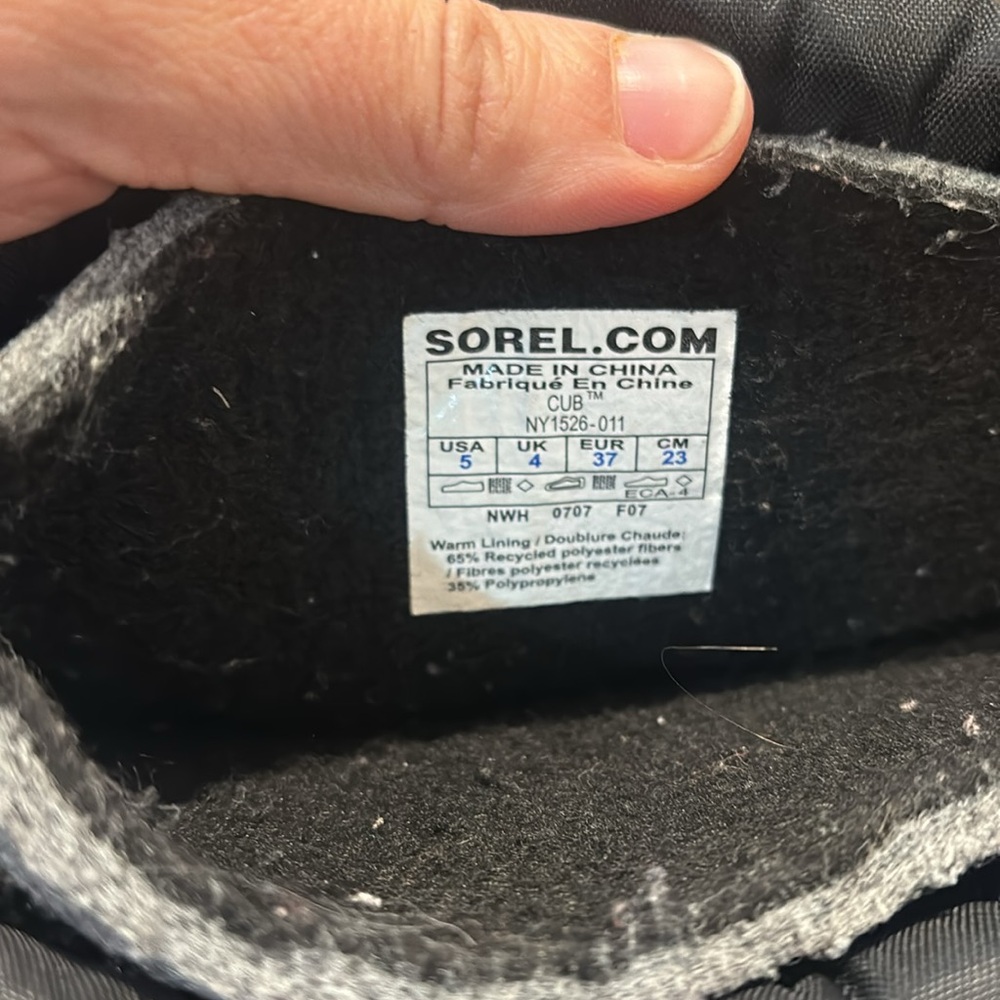 Sorel Kids Black Winter Snow Boots - Picture 6 of 8